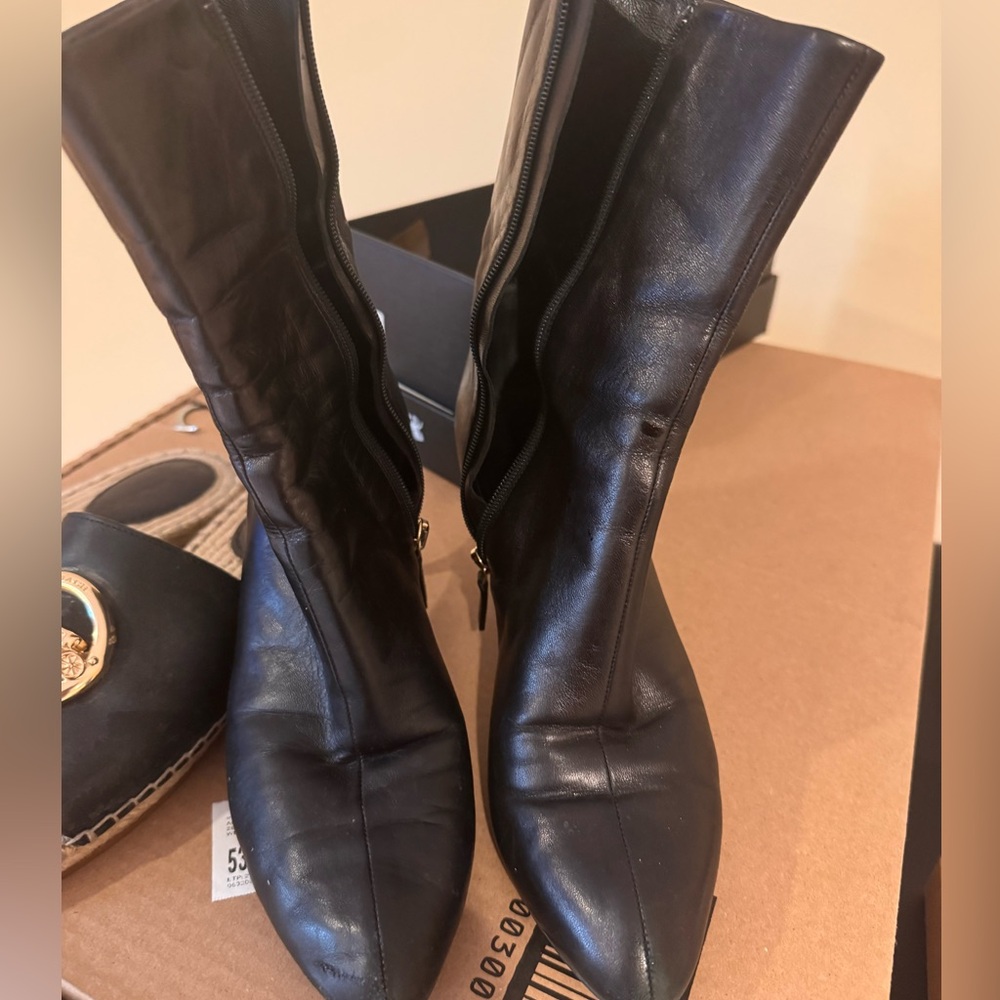 Gucci  Black Leather Zip Up Ankle Boots Size 37 EU / 5 US Model246688 Size: 37